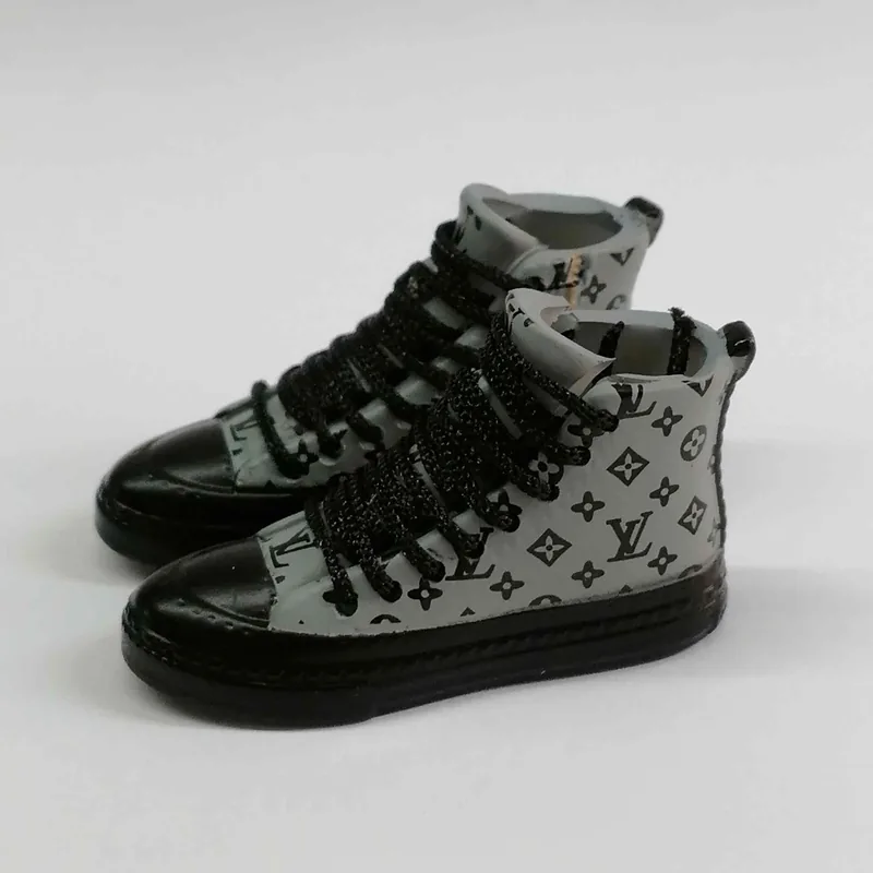 Mini sneaker keychain model 1