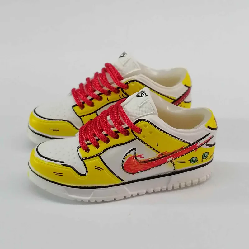 Mini sneaker model 7