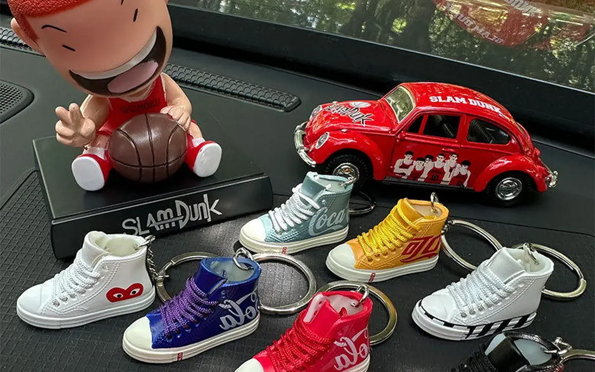 3D mini sneaker keychain product collection